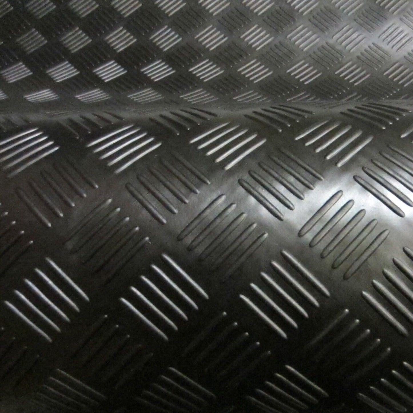 Rubber Flooring 5 Bar Pattern Anti-Slip Shock Absorbing Matting (3mm Thick) - 4-Way Stretch