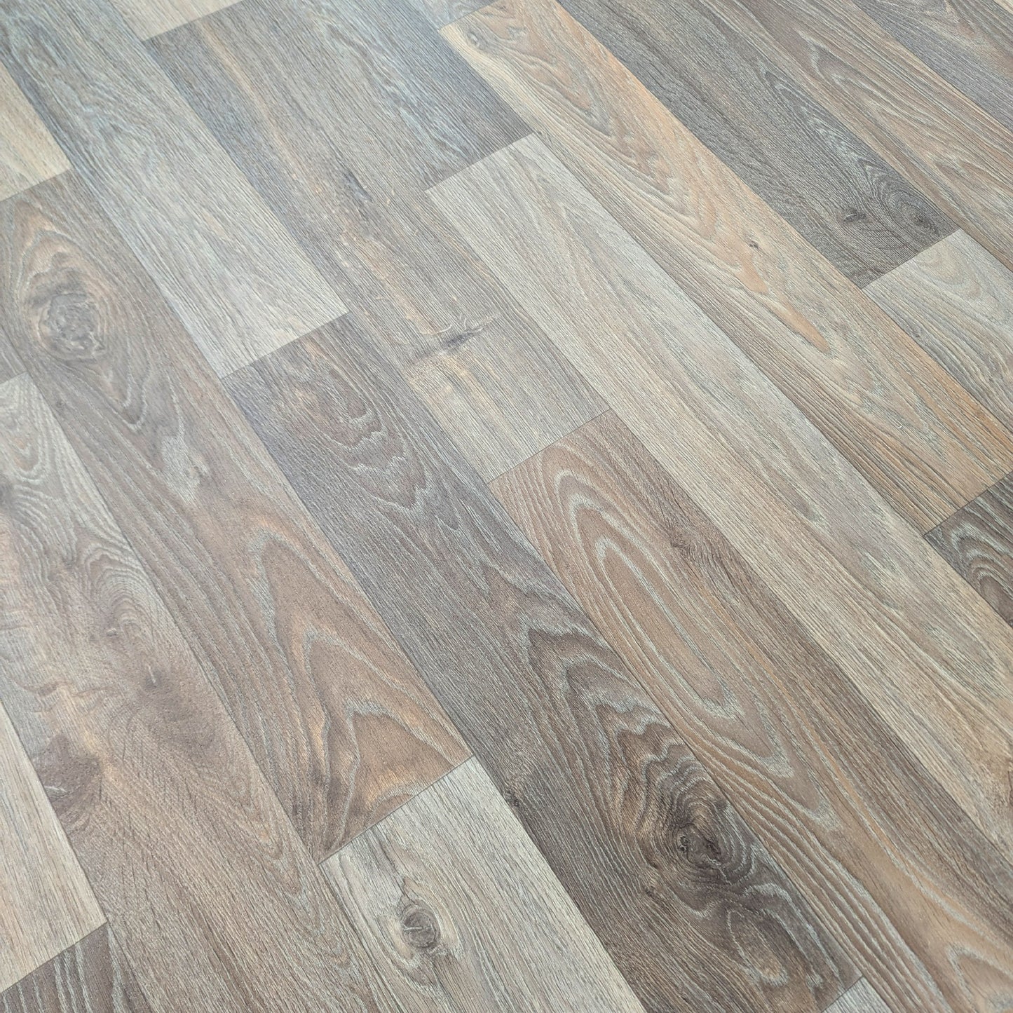 Vinyl Flooring Roll Wood Effect High Quaility Textured R10 Anti Slip Coating 4 WAY - 4-Way Stretch